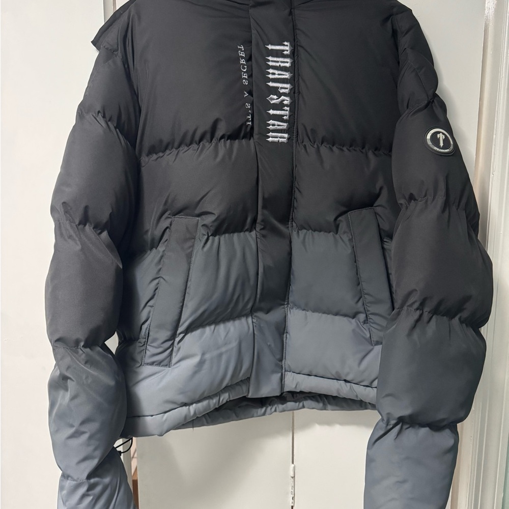 Trapstar Decoded Puffer Jacket Hooded, Color Black Gradient